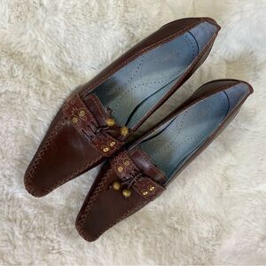 Indigo by Clarks Brown Leather Stitched Moccasin Look Beaded pumps Heels 8